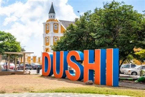 Dushi Curaçao 2025 English